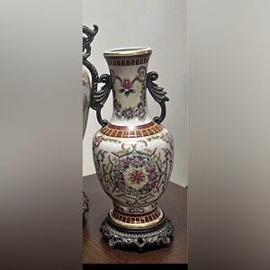 Urn vase